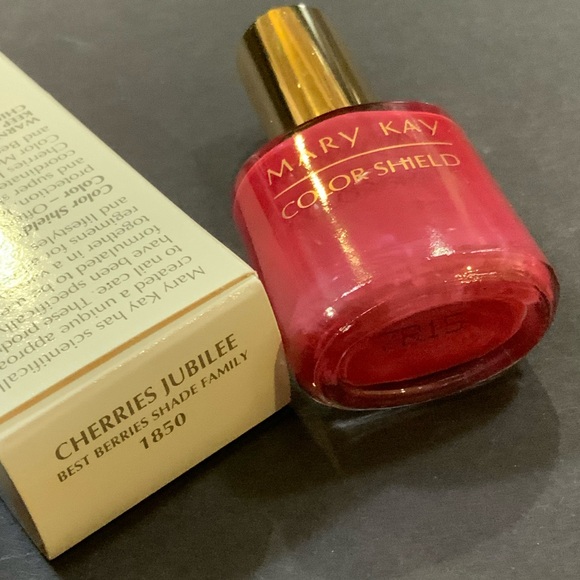 Mary Kay Color Shield Cherries Jubilee Nail Polish - Picture 1 of 3